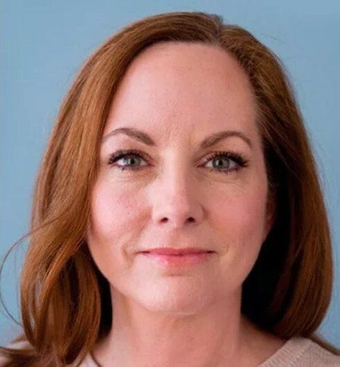 Après avoir utilisé la crème Eudalie, le visage de Joanna est transformé