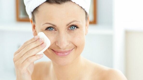 soin du visage pour le rajeunissement de la peau à la maison